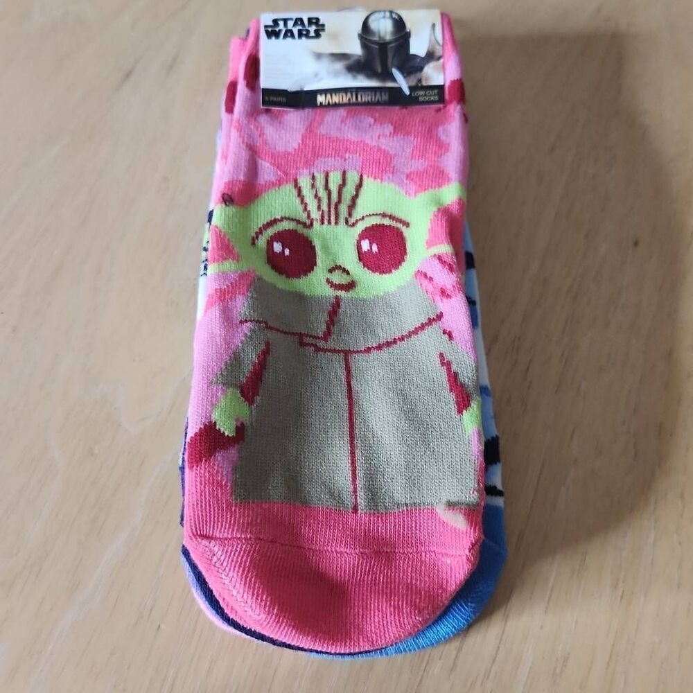 Star wars mandalorian baby yoda 5 pairs  low cut socks shoe size 4-10